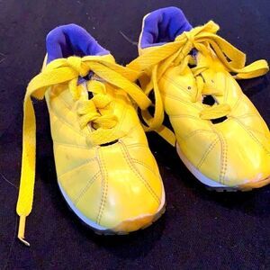 Nike Sneakers Youth Size 2.5 Yellow Boy Girl Unisex